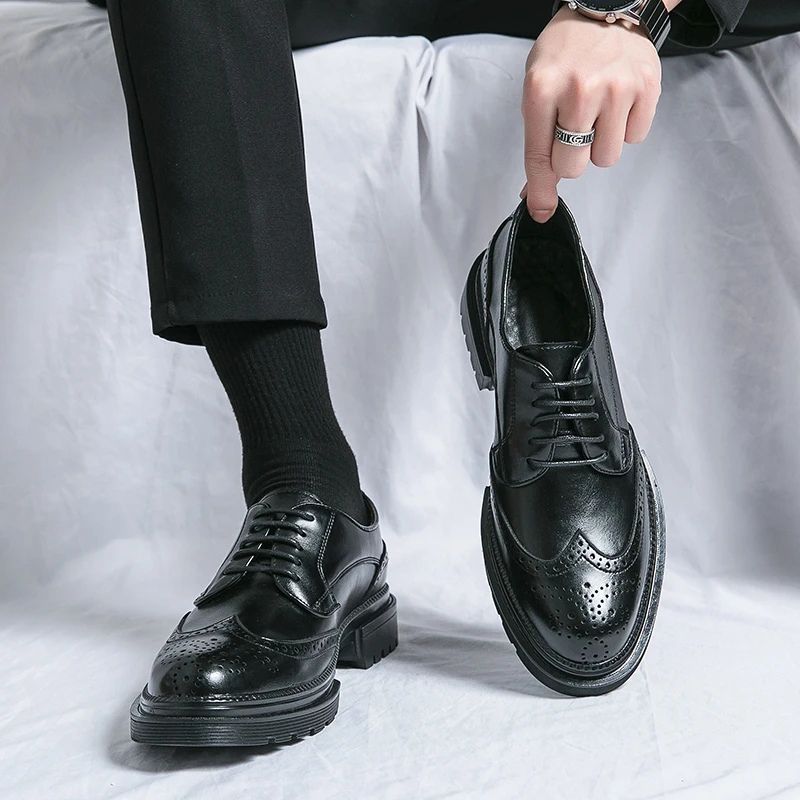 Męskie Eleganckie Skórzane Buty z Wingtip Brogue z Solidną Podeszwą