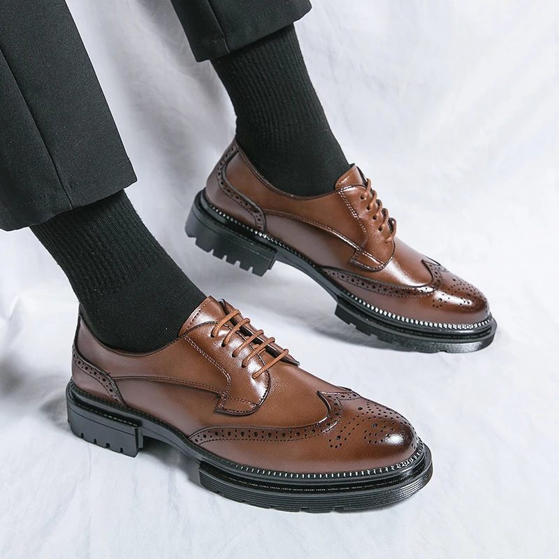 Męskie Eleganckie Skórzane Buty z Wingtip Brogue z Solidną Podeszwą