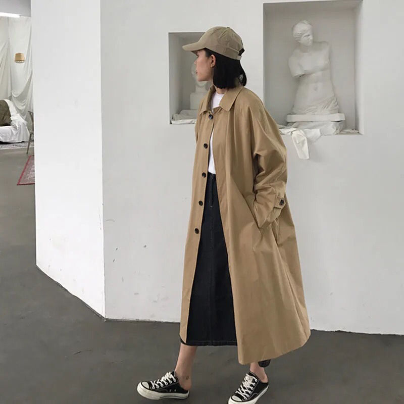 Damski Stylowy Wysokiej Jakości Trenchcoat z Oversized Pasformą z Klaszyczną Knapą