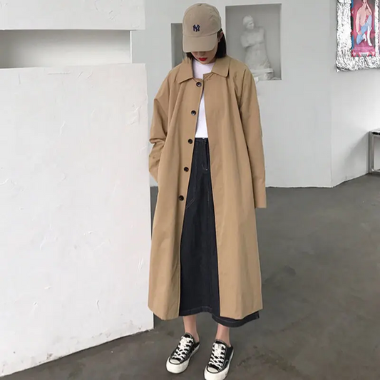 Damski Stylowy Wysokiej Jakości Trenchcoat z Oversized Pasformą z Klaszyczną Knapą