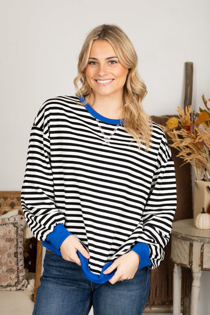 Damski Stylowy Oversized Sweter z Paskami i Kontrastowymi Krawędziami