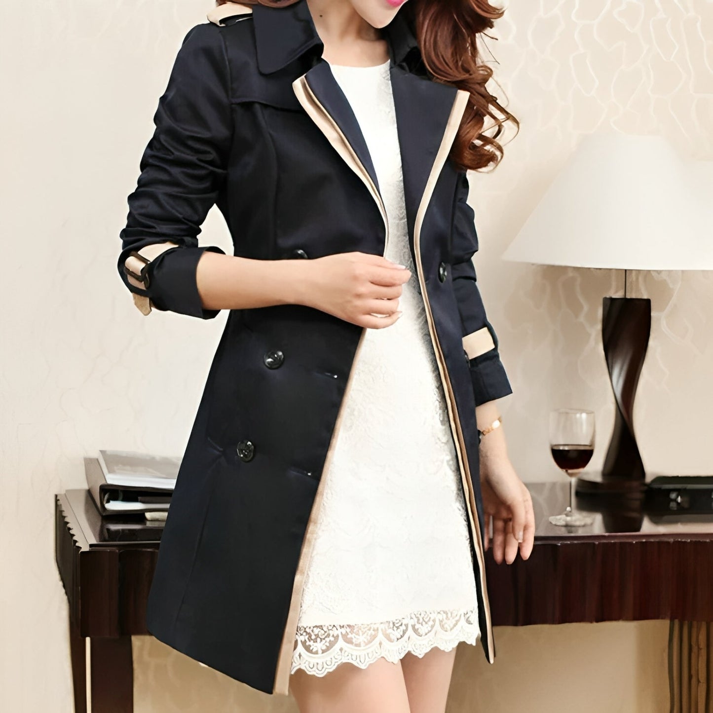 Damski Trenchcoat z Pasek