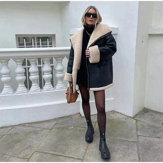 Elegancki Oversize Płaszcz Zimowy z Eko Skóry z Sztucznym Futrem Czarny Damski | Doskonały na Jesień/Zimę
